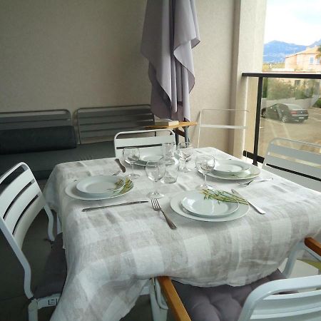 Flat Apartment Калви Екстериор снимка